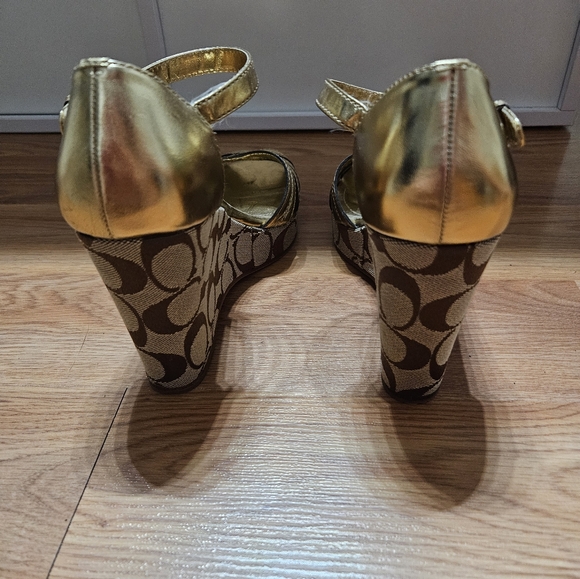 Coach Wedges - Picture 2 of 4